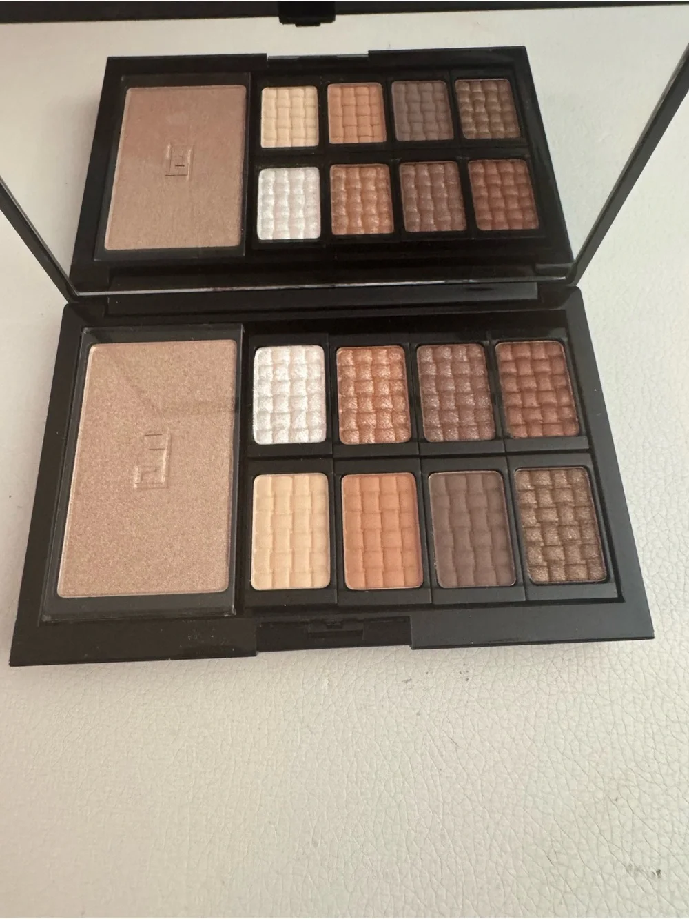 Doucce compact eyeshadow
